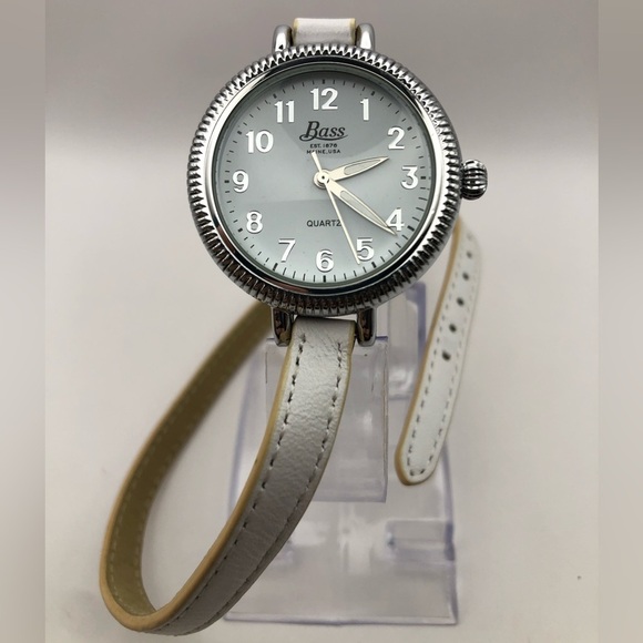 Bass Est. 1876 Women’s Watch Long Strap White Band Silver Bezel (New Battery) - Picture 2 of 9
